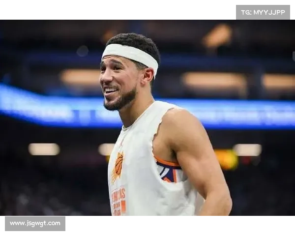 德文·布克展现卓越领导力成为球队核心推动者 德文·布克展现卓越领导力成为球队核心推动者